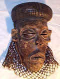 jokwe.mask.small.jpg (21749 bytes)